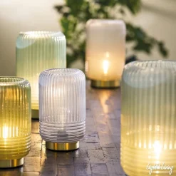 Straluma Grote Lipa tafellamp batterijen warm licht grijs ribbel glas></noscript> Tafellampen|Light and Living