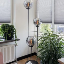 Straluma Hotel chique 3-lichts vloerlamp zwart met smoke/titanium glas><noscript><img width=