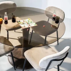 Straluma Ronde eetkamertafel bruin glas met mango houten poot></noscript> Eettafels